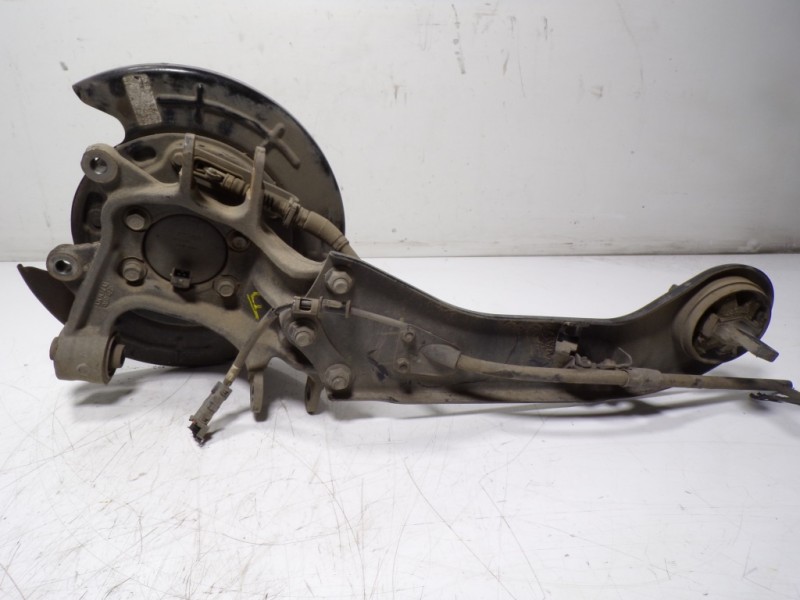 Recambio de mangueta trasera izquierda para hyundai tucson tecno safe 2wd bluedrive referencia OEM IAM 52710D7000  52730C1100