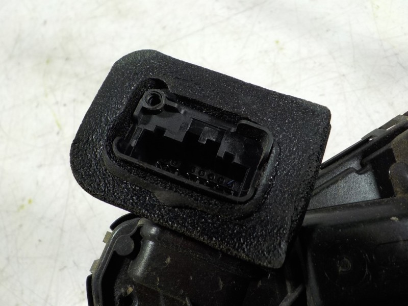 Recambio de cerradura puerta delantera izquierda para seat arona 1.0 tsi referencia OEM IAM 5TB837015A 5TB837015A 