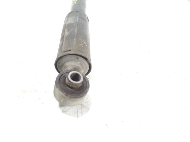 Recambio de amortiguador trasero derecho para kia rio 1.1 crdi cat referencia OEM IAM  553001W001 
