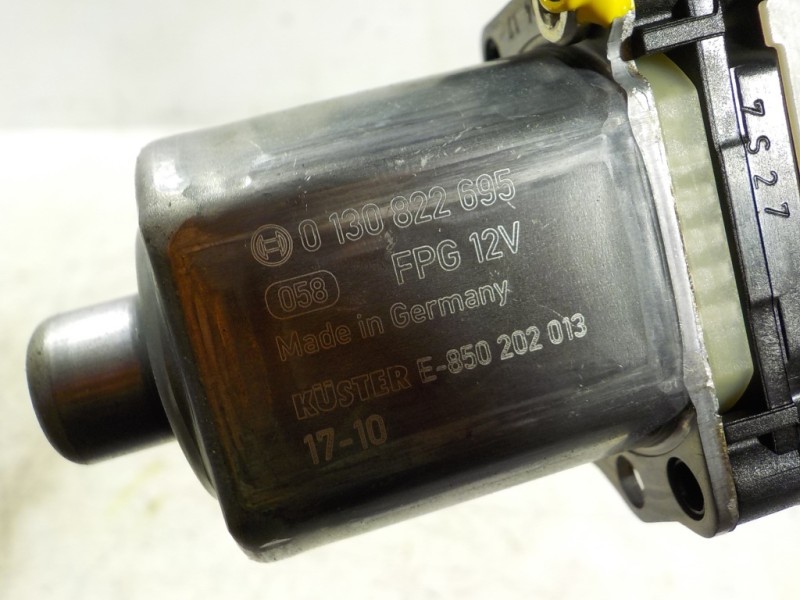 Recambio de motor elevalunas trasero izquierdo para seat arona 1.0 tsi referencia OEM IAM 5Q0959811D 5Q0959811D 