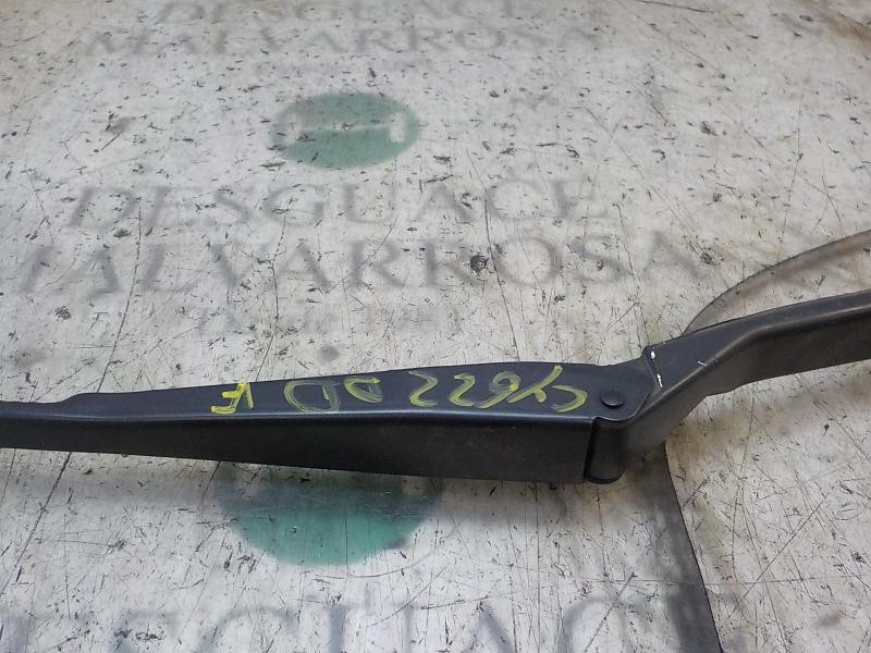 Recambio de brazo limpia delantero derecho para peugeot 308 sport referencia OEM IAM   