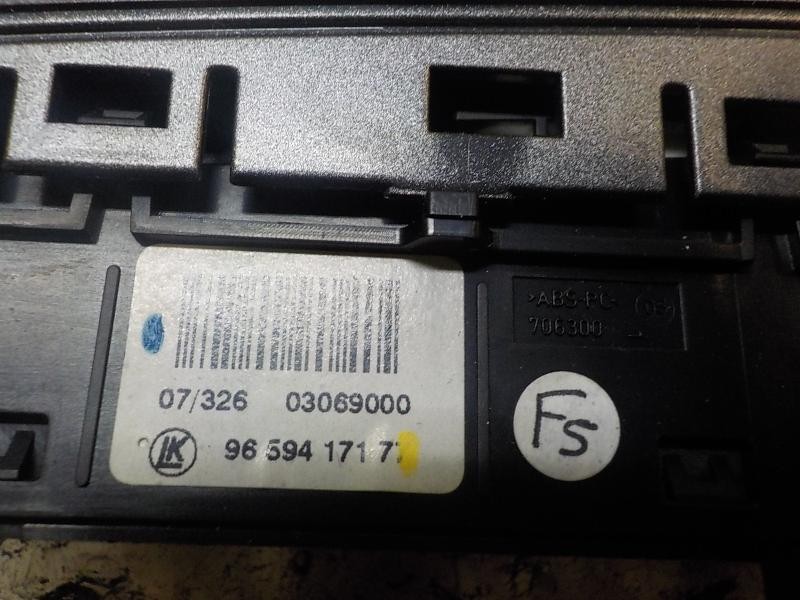 Recambio de warning para peugeot 308 sport referencia OEM IAM   