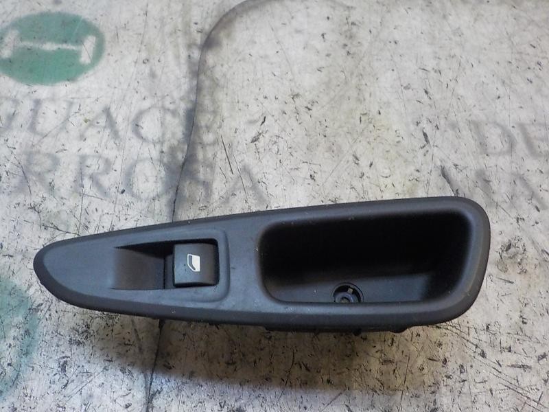 Recambio de mando elevalunas trasero derecho para peugeot 308 sport referencia OEM IAM   