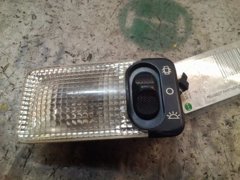 Recambio de piloto interior para peugeot partner (s2) combiespace referencia OEM IAM   