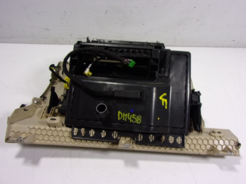 Recambio de guantera para volkswagen touareg (7p5) 3.0 v6 tdi dpf referencia OEM IAM 7P1857122H67 7P1857122 