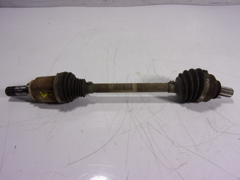 Recambio de transmision izquierda para renault twingo iii 1.0 sce referencia OEM IAM 396003780R A4533503500 