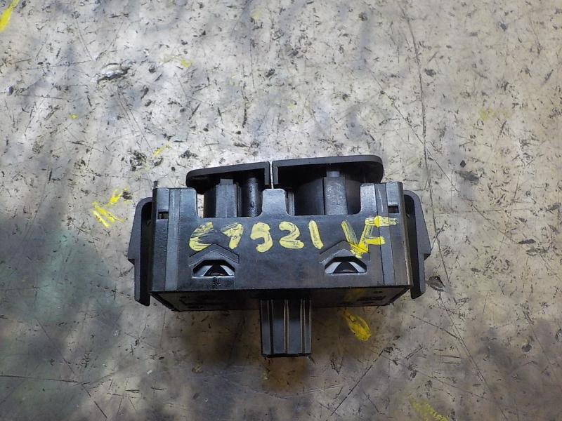 Recambio de warning para dacia lodgy 1.5 dci diesel fap cat referencia OEM IAM 252905668R  