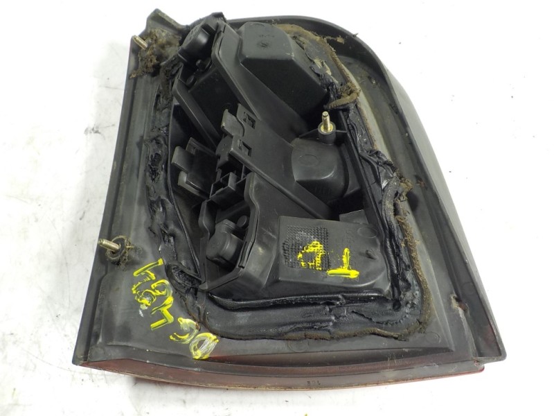 Recambio de piloto trasero derecho para nissan micra (k11) 1.0 16v cat referencia OEM IAM   