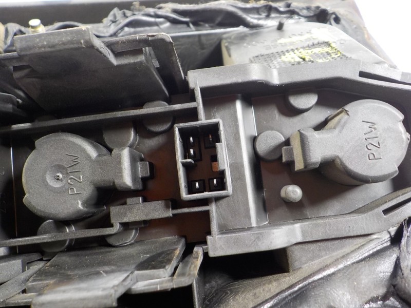 Recambio de piloto trasero derecho para nissan micra (k11) 1.0 16v cat referencia OEM IAM   