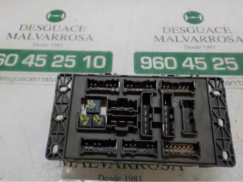Recambio de caja reles / fusibles para mini mini (r50,r53) 1.6 16v cat referencia OEM IAM 61136906600  