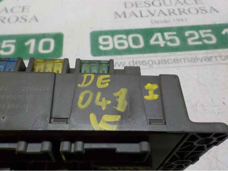 Recambio de caja reles / fusibles para mini mini (r50,r53) 1.6 16v cat referencia OEM IAM 61136906600  