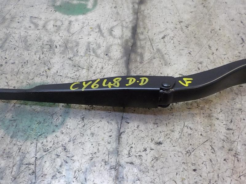 Recambio de brazo limpia delantero derecho para dacia sandero 0.9 tce cat referencia OEM IAM 288869727R  