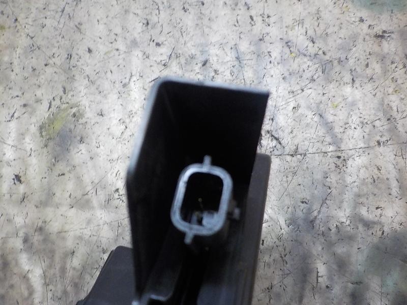 Recambio de cerradura puerta delantera derecha para dacia sandero 0.9 tce cat referencia OEM IAM 805026816R  