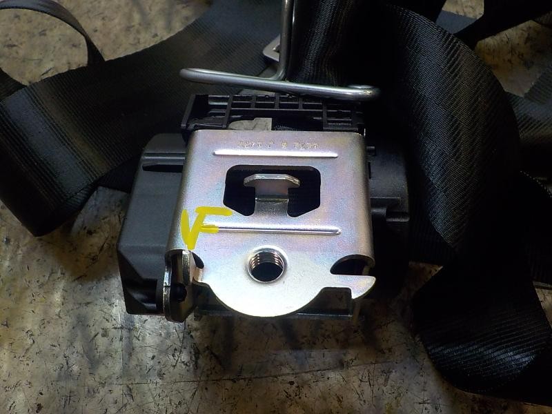 Recambio de cinturon seguridad trasero central para dacia sandero 0.9 tce cat referencia OEM IAM 888506476R  