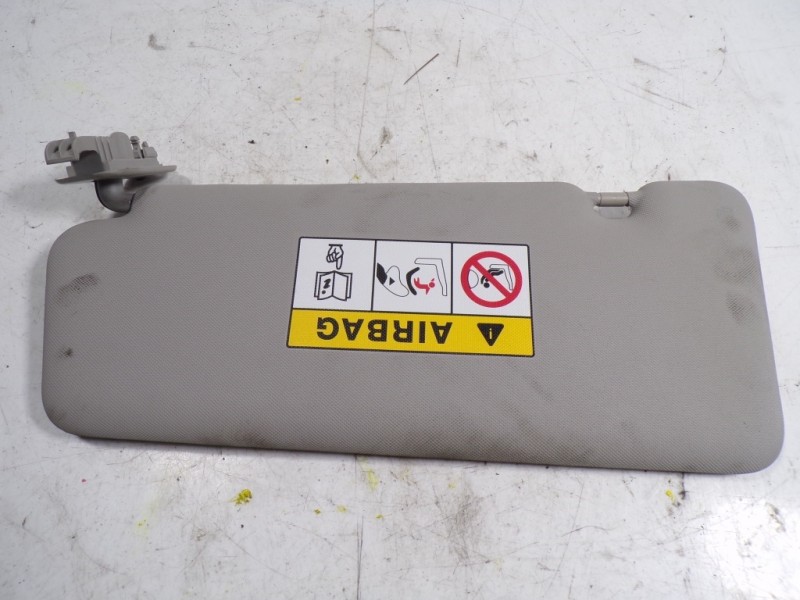 Recambio de parasol derecho para renault clio iv 1.5 dci diesel fap energy referencia OEM IAM 964000633R  