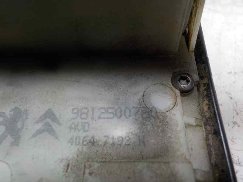 Recambio de cerradura puerta delantera derecha para peugeot 208 1.6 blue-hdi fap referencia OEM IAM   