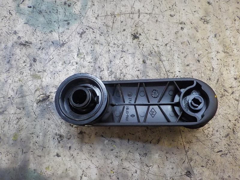 Recambio de maneta elevalunas trasera izquierda para dacia sandero 0.9 tce cat referencia OEM IAM 8200673745  