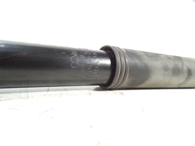 Recambio de amortiguador trasero derecho para ssangyong actyon 2.0 td cat referencia OEM IAM 4530109505 4531009502 