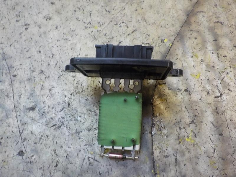 Recambio de resistencia calefaccion para dacia sandero 0.9 tce cat referencia OEM IAM 271509981R  