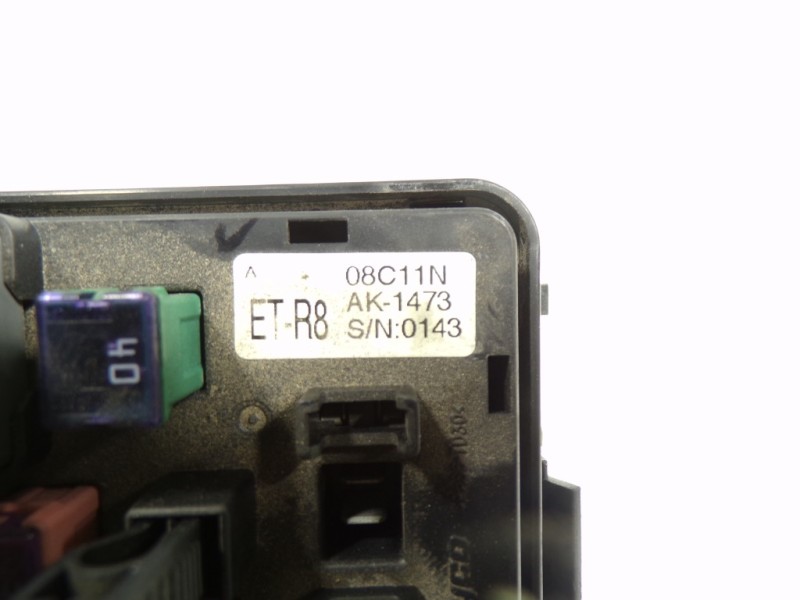 Recambio de caja reles / fusibles para ssangyong actyon 2.0 td cat referencia OEM IAM 8239031033  