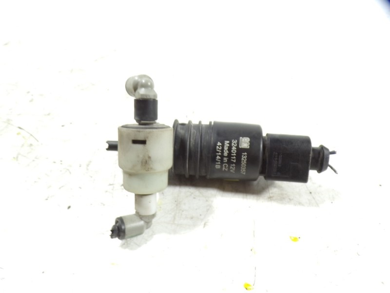 Recambio de bomba limpia para opel insignia berlina 2.0 cdti referencia OEM IAM  13250357 