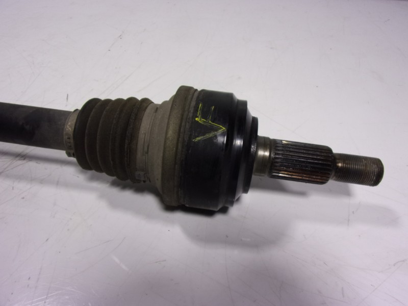 Recambio de transmision trasera derecha para volkswagen touareg (7p5) 3.0 v6 tdi dpf referencia OEM IAM 7P0501201G 7P0501201G 