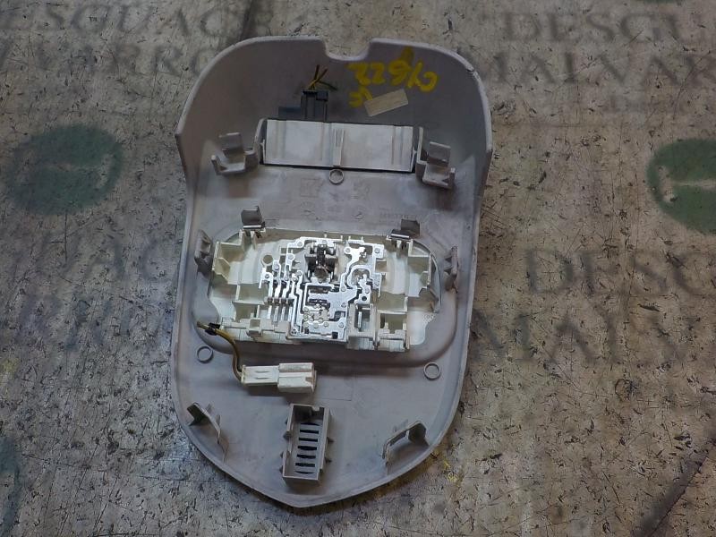 Recambio de piloto interior para peugeot 308 sport referencia OEM IAM   