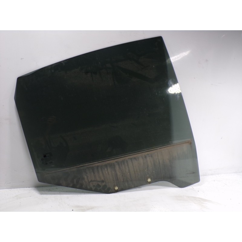 Recambio de cristal puerta trasero derecho para ssangyong actyon 2.0 td cat referencia OEM IAM 7338631010  