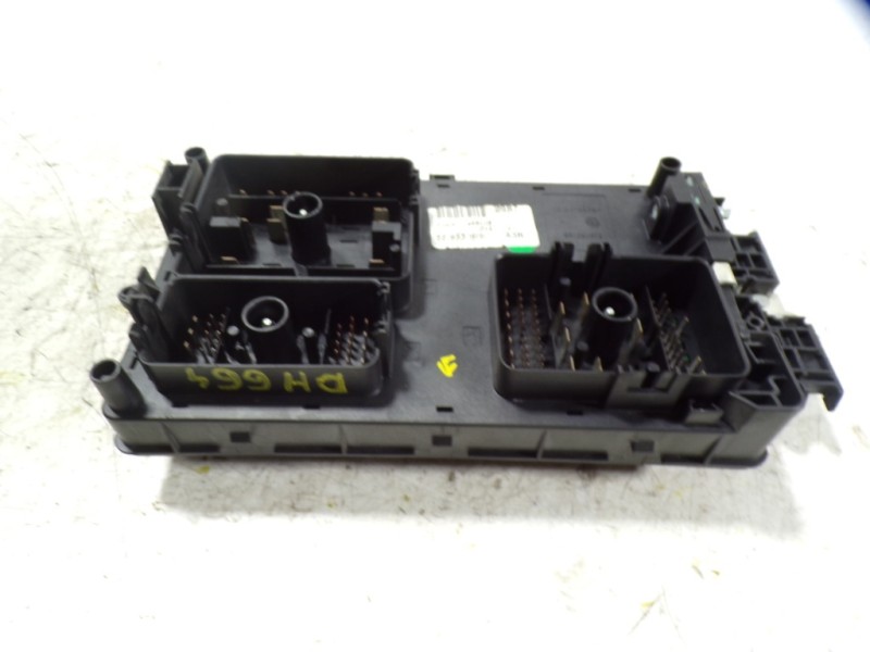 Recambio de caja reles / fusibles para opel insignia berlina 2.0 cdti referencia OEM IAM  2293357003A3R 