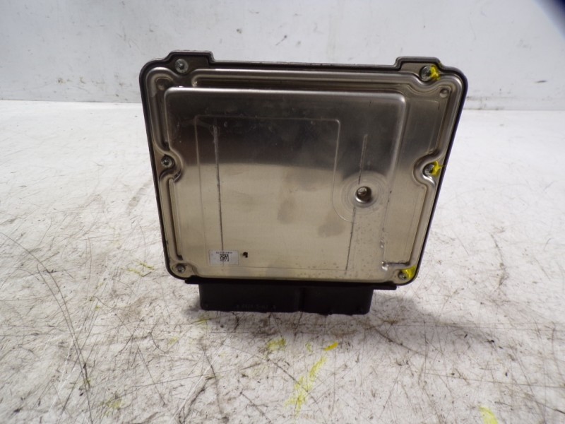 Recambio de centralita motor uce para opel insignia berlina 2.0 cdti referencia OEM IAM  55485466 