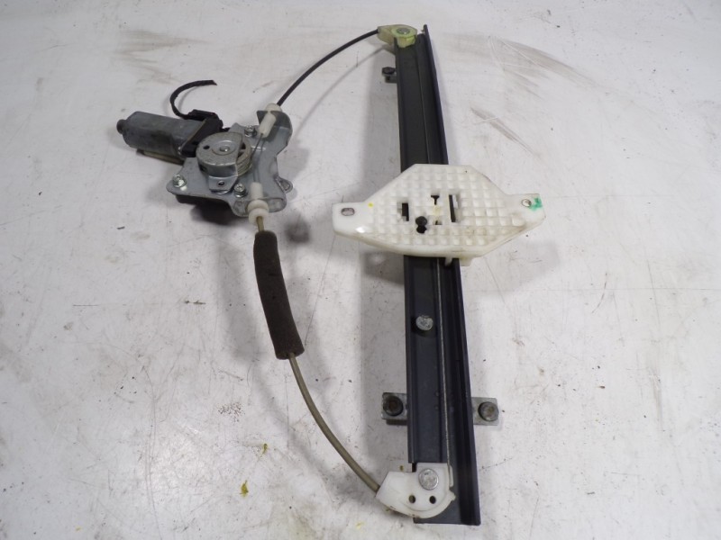 Recambio de elevalunas trasero izquierdo para ssangyong actyon 2.0 td cat referencia OEM IAM 7331131001  