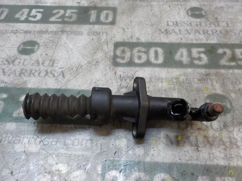 Recambio de bombin embrague para peugeot 3008 1.6 16v referencia OEM IAM 218299  