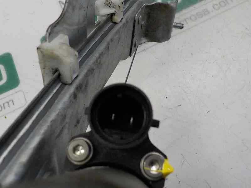 Recambio de elevalunas delantero derecho para dacia sandero básico referencia OEM IAM 8200733828  