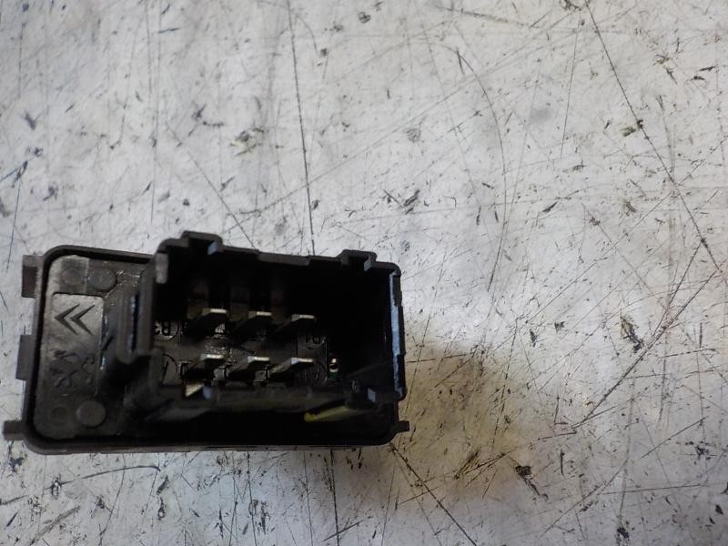 Recambio de mando elevalunas trasero derecho para citroën c-elysée shine referencia OEM IAM 96766662ZD  