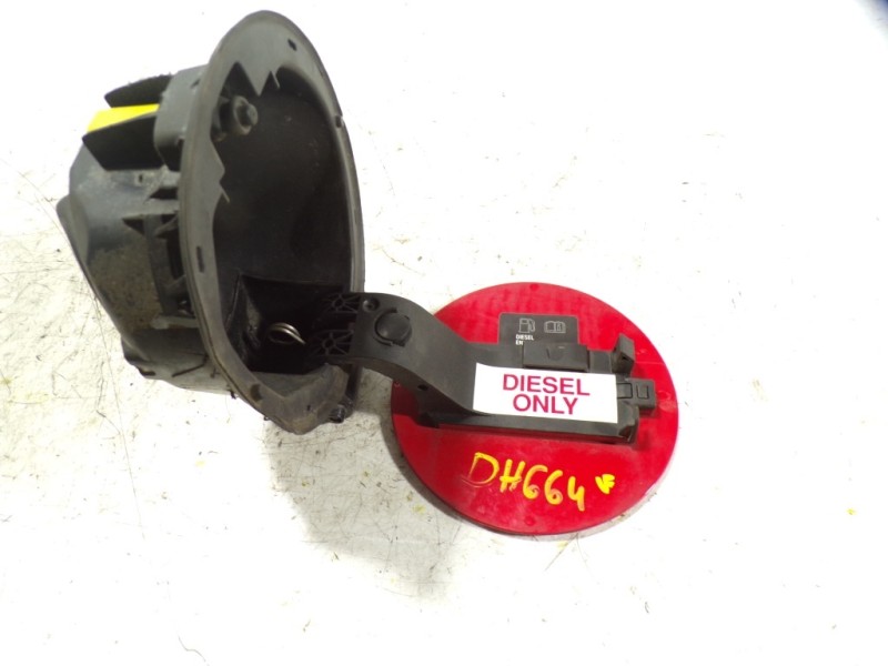 Recambio de tapa combustible para opel insignia berlina 2.0 cdti referencia OEM IAM   