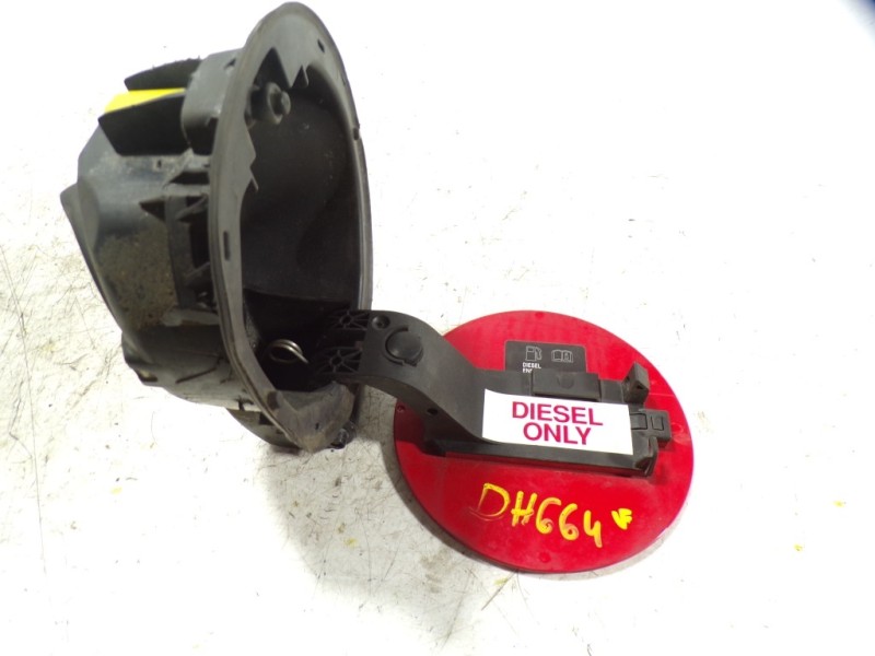 Recambio de tapa combustible para opel insignia berlina 2.0 cdti referencia OEM IAM   