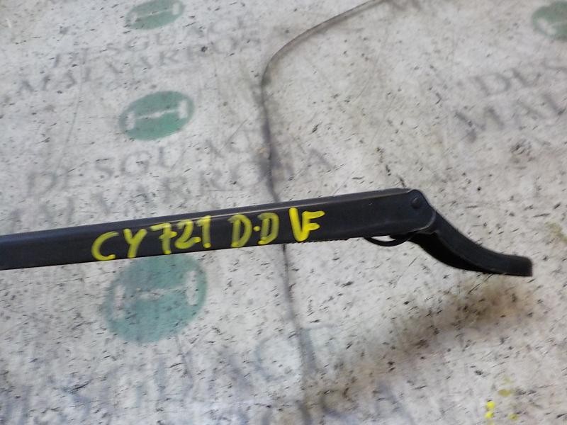 Recambio de brazo limpia delantero derecho para peugeot 207 1.4 hdi referencia OEM IAM   