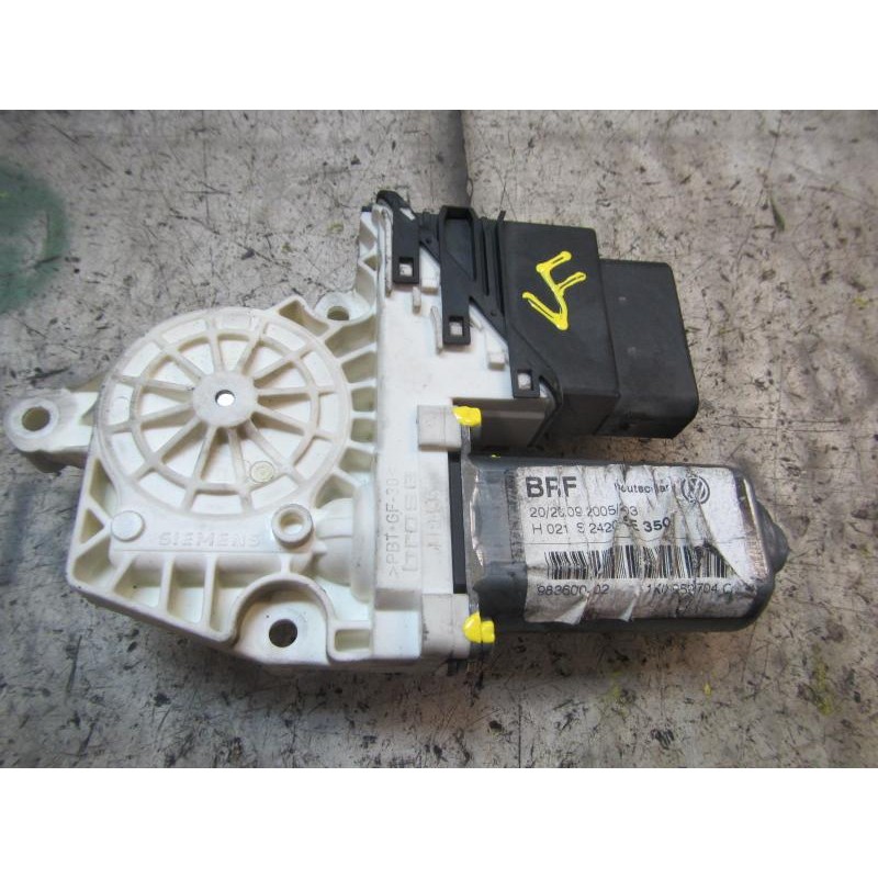 Recambio de motor elevalunas trasero derecho para seat leon (1p1) reference referencia OEM IAM 1K0959704GL03 1K0959704G 