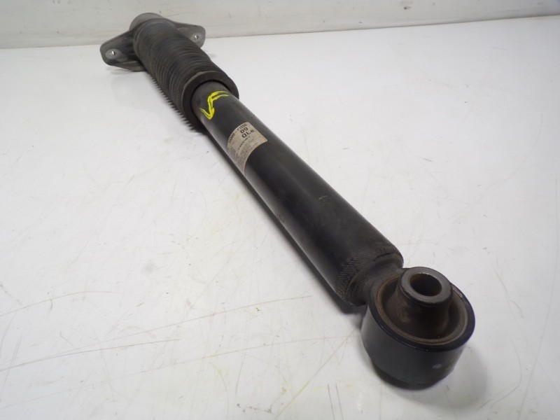 Recambio de amortiguador trasero izquierdo para kia sportage 1.6 cat referencia OEM IAM 55311F1550 55300F1550 