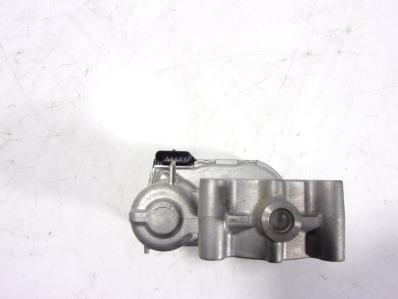 Recambio de caja mariposa para infiniti q30 1.6 16v cat referencia OEM IAM 16118HG00B A2701410025 0280750541