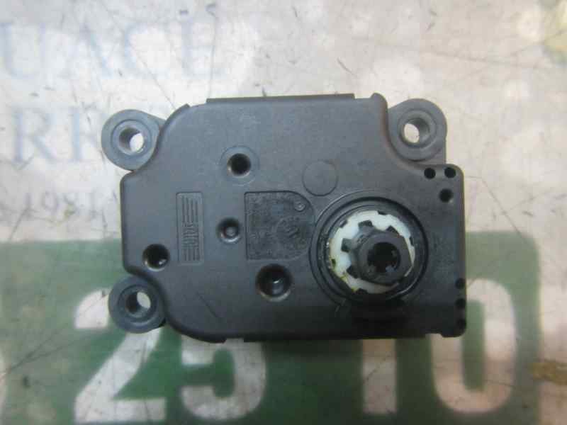 Recambio de motor apertura trampillas climatizador para peugeot 3008 1.6 16v referencia OEM IAM 6479A9  