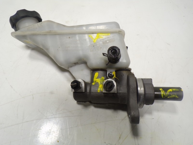 Recambio de bomba freno para kia sportage 1.6 cat referencia OEM IAM 58510D7100  