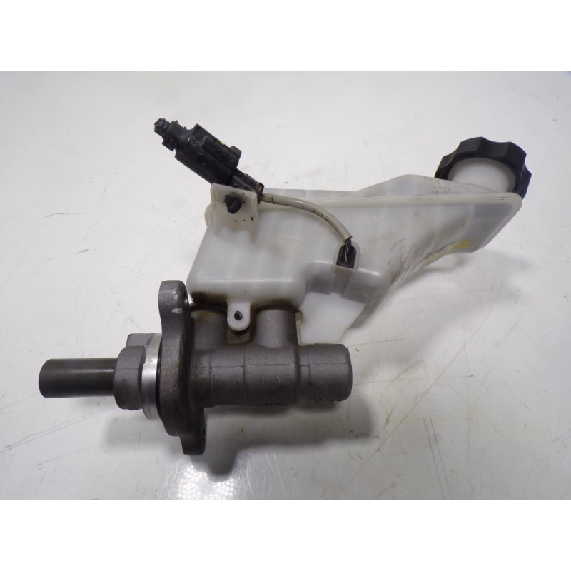 Recambio de bomba freno para kia sportage 1.6 cat referencia OEM IAM 58510D7100  