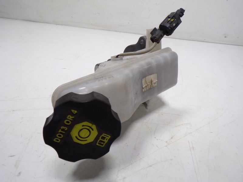 Recambio de bomba freno para kia sportage 1.6 cat referencia OEM IAM 58510D7100  