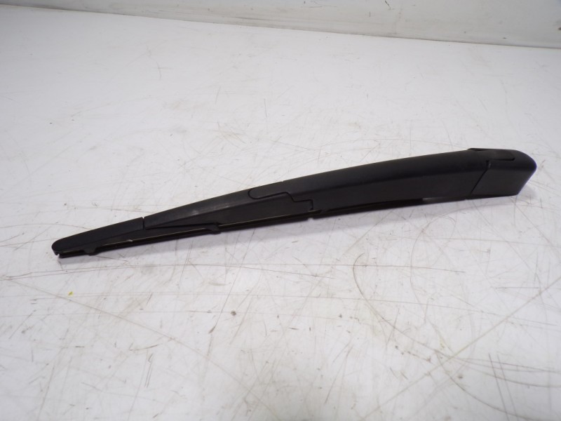 Recambio de brazo limpia trasero para kia sportage 1.6 cat referencia OEM IAM 98815A4100  