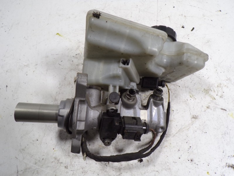 Recambio de bomba freno para skoda octavia combi (5e5) l&k referencia OEM IAM 5Q1611021A  