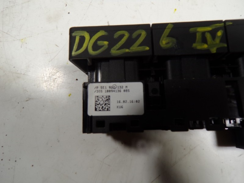 Recambio de modulo electronico para skoda octavia combi (5e5) l&k referencia OEM IAM 5E1927132MWHS 5E1927132M 