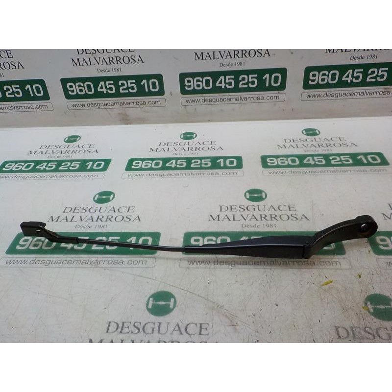 Recambio de brazo limpia delantero izquierdo para peugeot 308 business line referencia OEM IAM 1610670580  