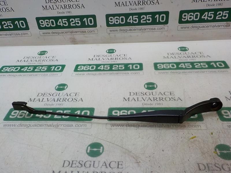 Recambio de brazo limpia delantero izquierdo para peugeot 308 business line referencia OEM IAM 1610670580  