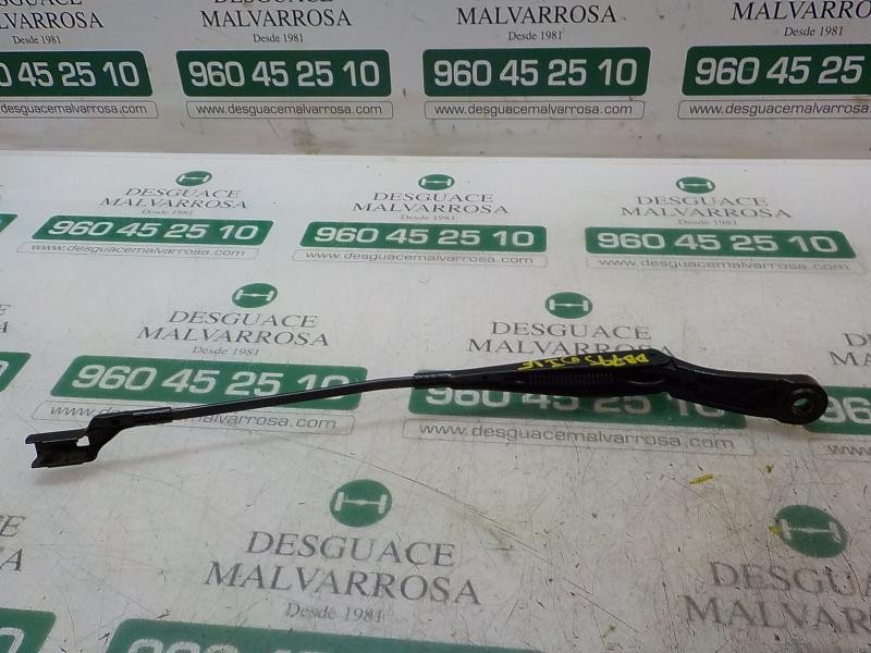 Recambio de brazo limpia delantero izquierdo para peugeot 308 business line referencia OEM IAM 1610670580  